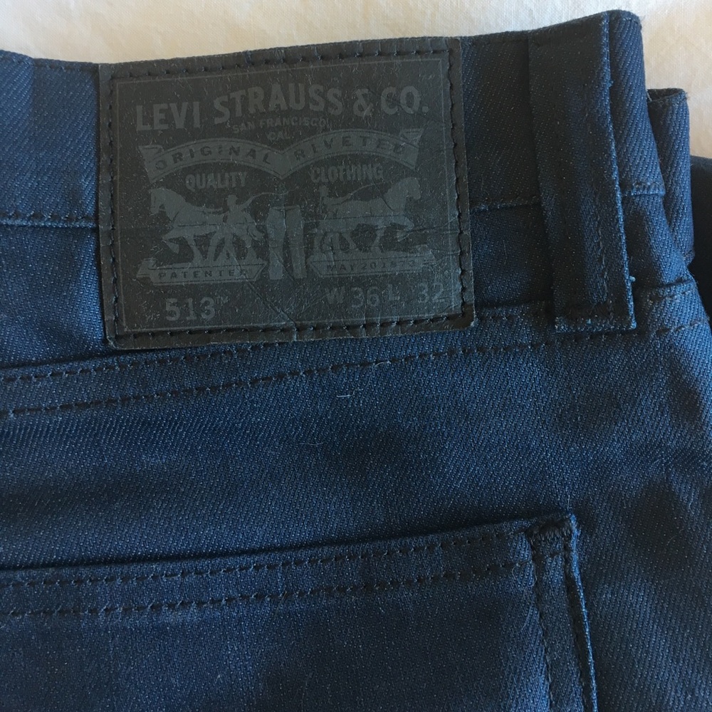 513 Levi’s dark blue jeans 36x32